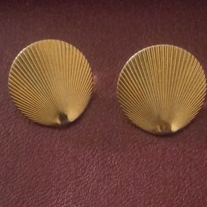 Vintage Monet Ribbed Gold Shell Clip On Earrings